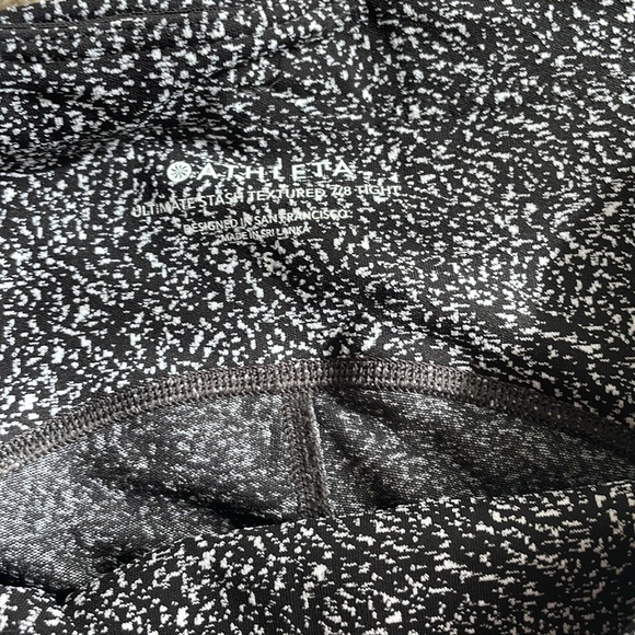 NWT Athleta 7/8 Stash Leggings - Picture 3 of 4